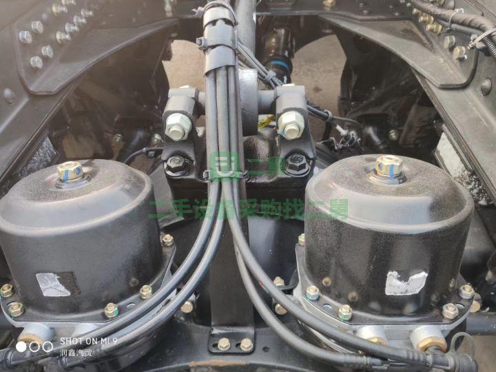 出售二手牽引車19年5月份德龍400馬力 汽貿(mào)扣押車1萬公里