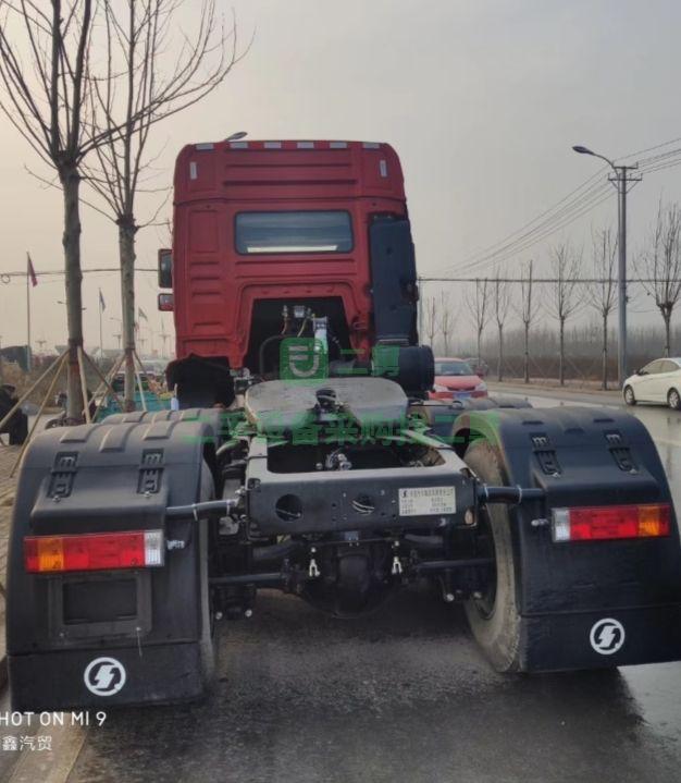 出售二手牽引車19年5月份德龍400馬力 汽貿(mào)扣押車1萬公里