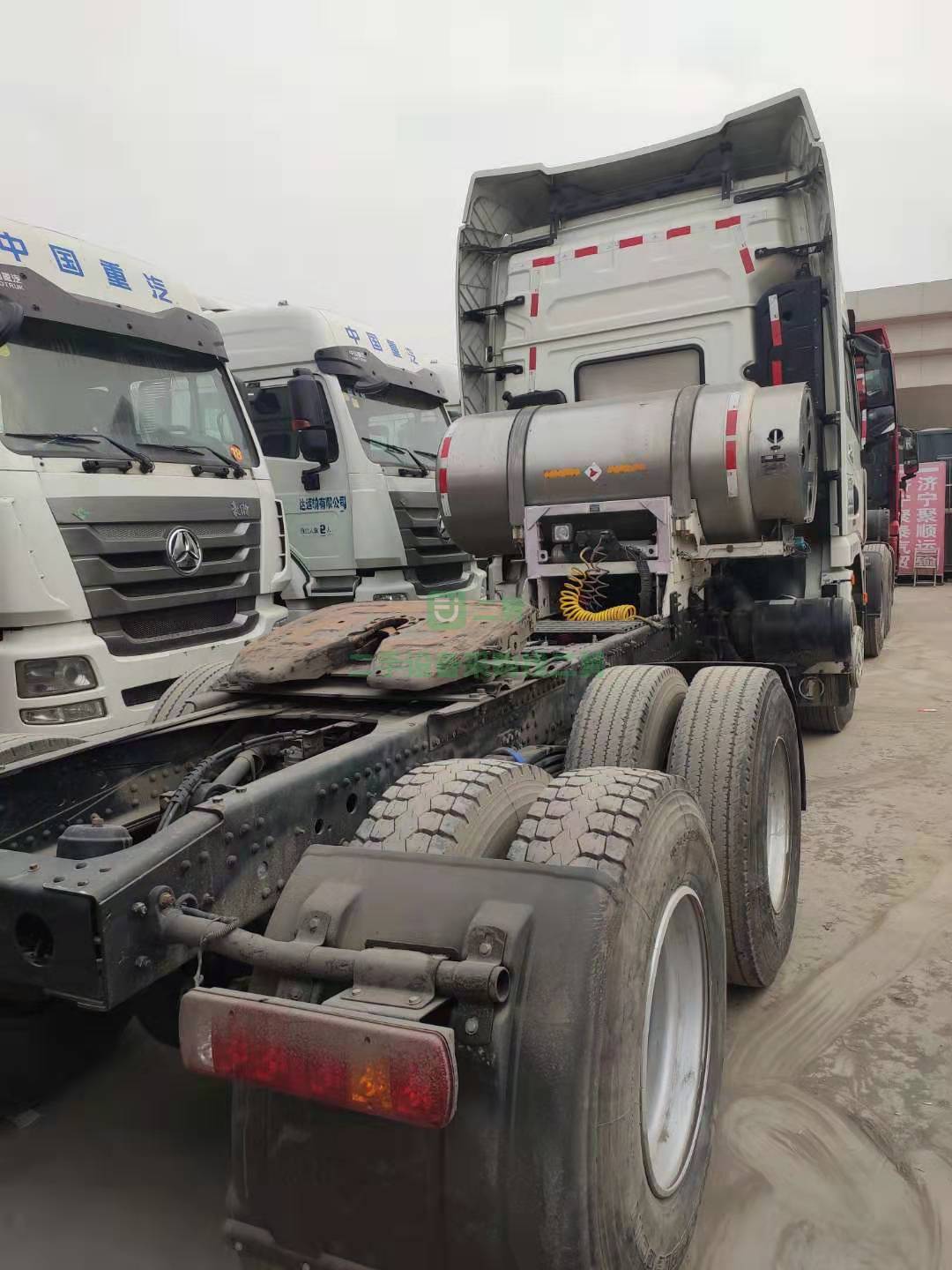 出售17年底  陜汽德龍  LNG 燃氣車牽引車   430馬力