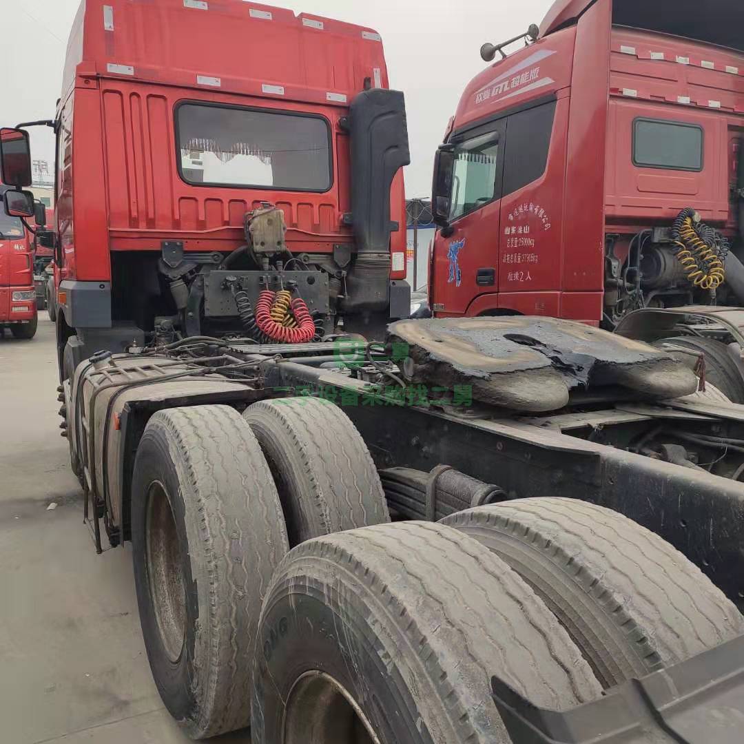 出售18年10月國五排放的牽引車，悍v400馬力雙驅輕體