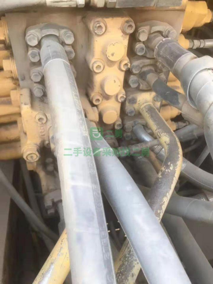 出售二手的八成新的小松240/8挖掘機