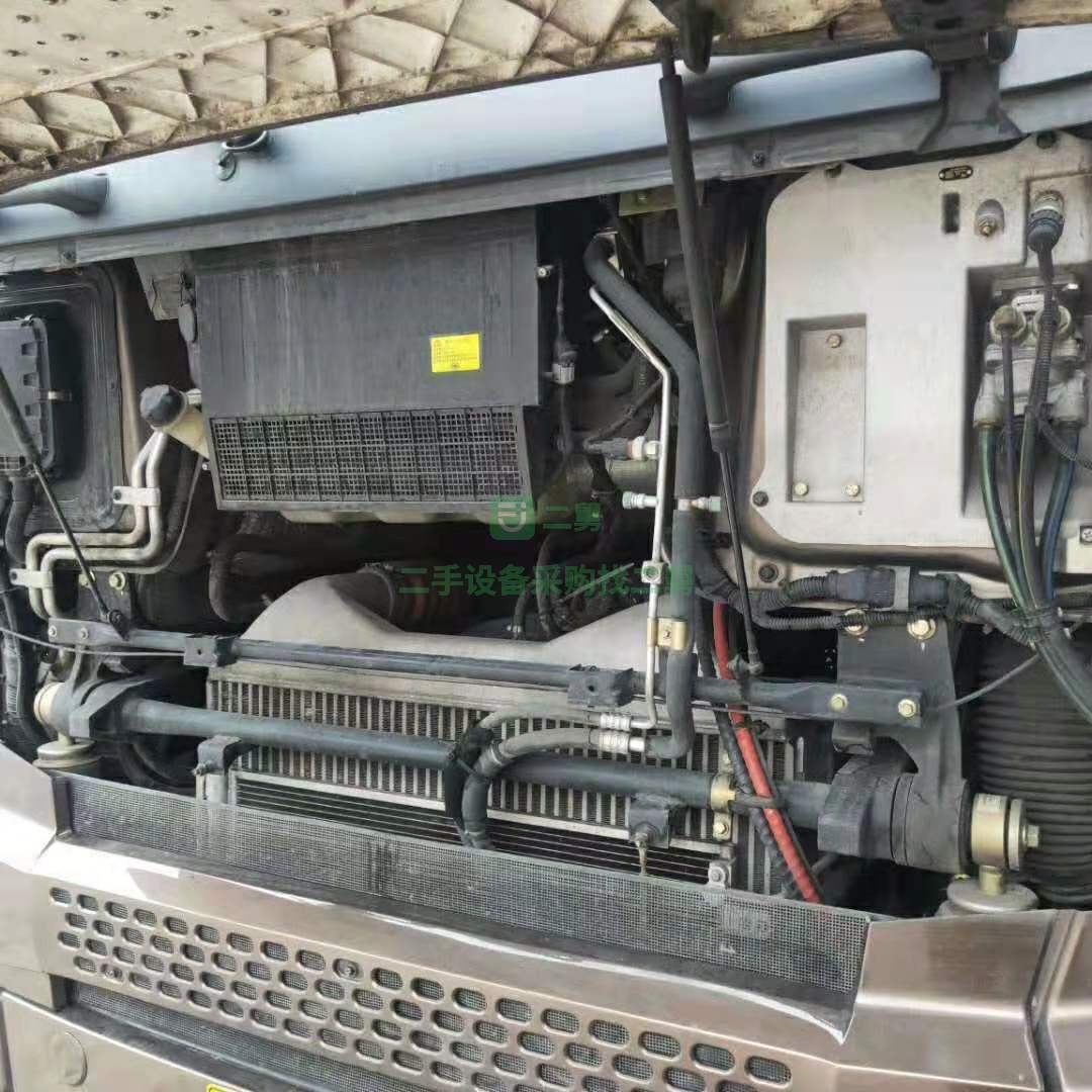 急售18年8月青島解放JH6牽引車，500濰柴發(fā)動機(jī)，國五排放，雙驅(qū)輕體