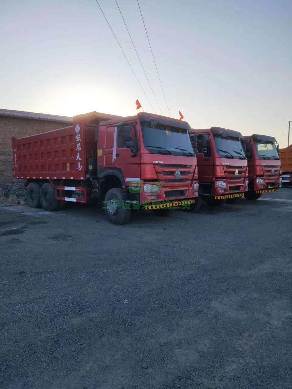 出售18年沒手續(xù)豪沃后八輪自卸車，大箱長(zhǎng)5.8米，6米。高度1.8米