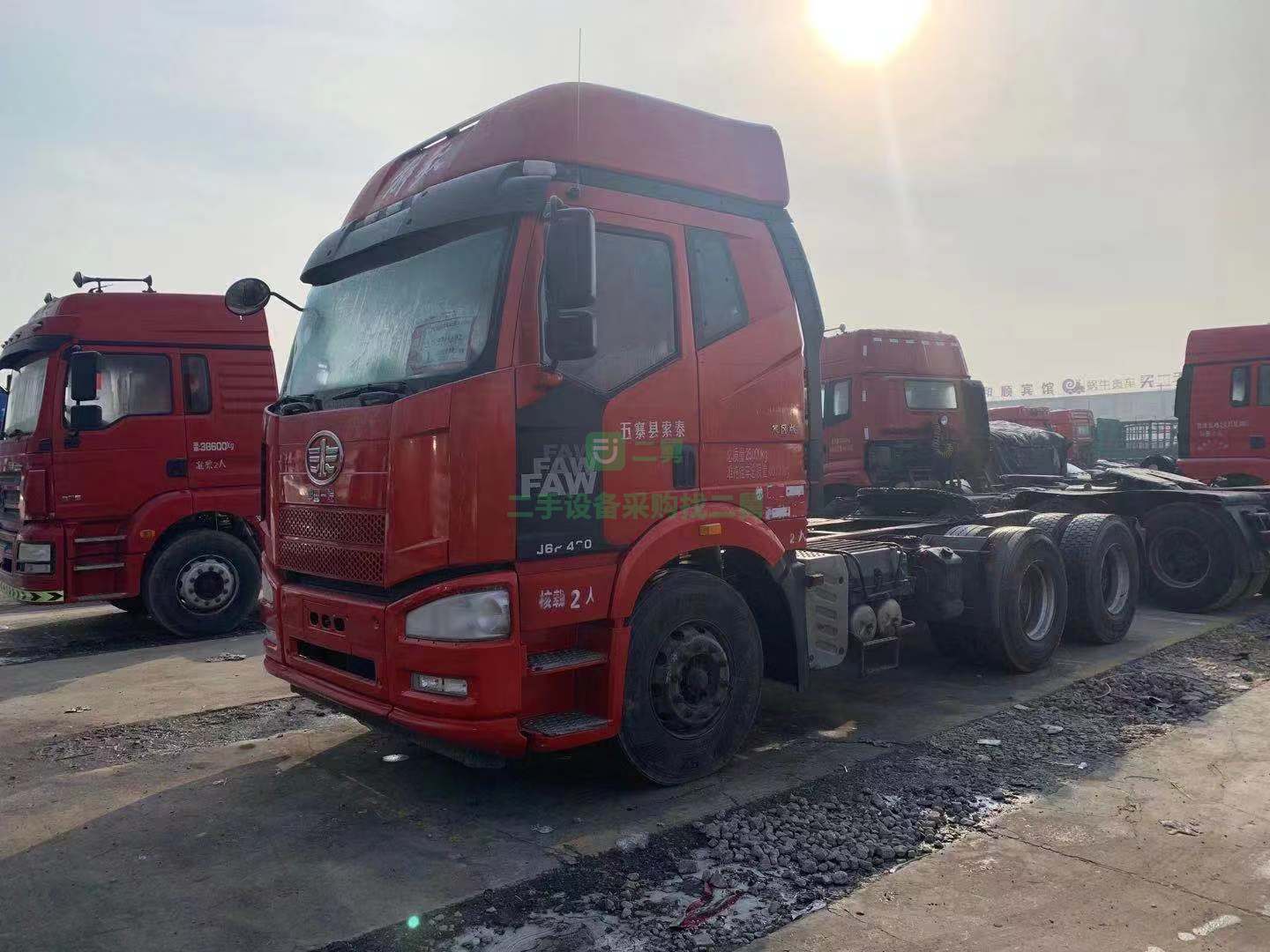解放JP420馬力錫柴11升發(fā)動(dòng)機(jī)牽引車出售