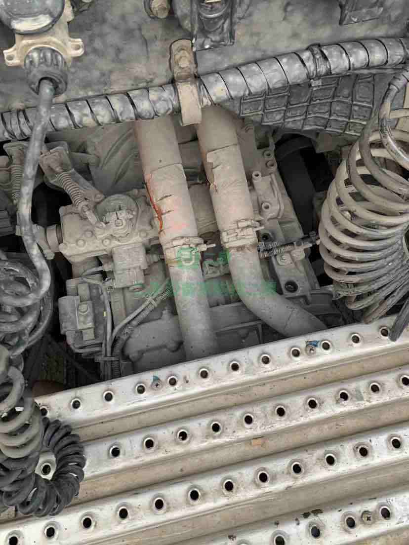 出售18年8月東風天龍旗艦KX牽引車，520馬力帶液緩