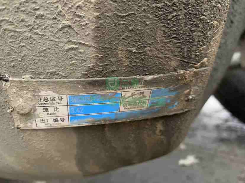 出售18年8月東風天龍旗艦KX牽引車，520馬力帶液緩