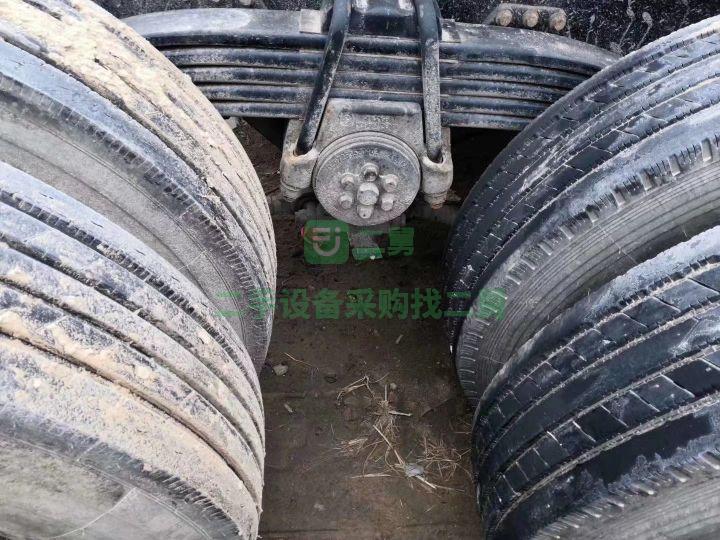 18年9月新款陜汽德龍牽引車，550馬力錫柴發動機