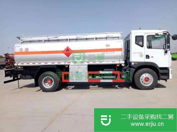 10噸東風D9加油車低價出售