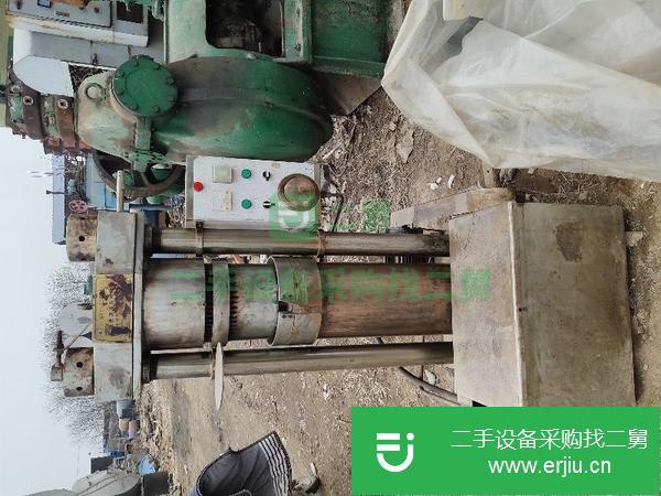 低價出售二手九成新的榨油機