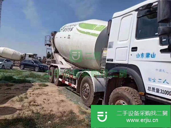 現車出售17年國五22方攪拌罐車兩臺便宜出售,