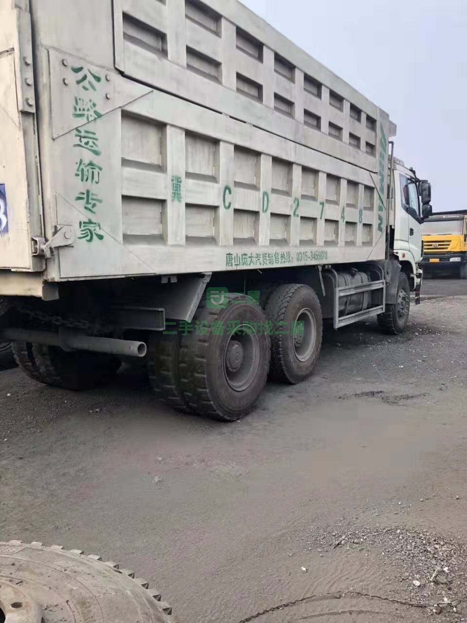 出售17年7月，歐曼后八輪自卸車，手續齊全，一臺6米一臺6.2米貨箱