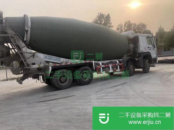 二手的豪沃國五攪拌車出售