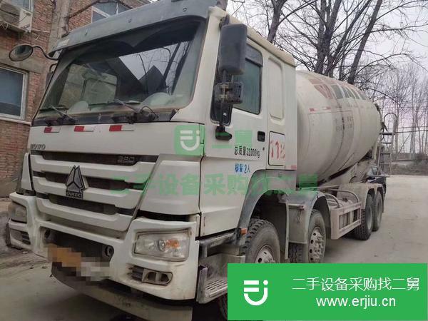 個人低價出售17年國五攪拌車