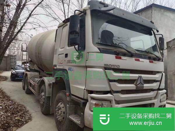 個人低價出售17年國五攪拌車