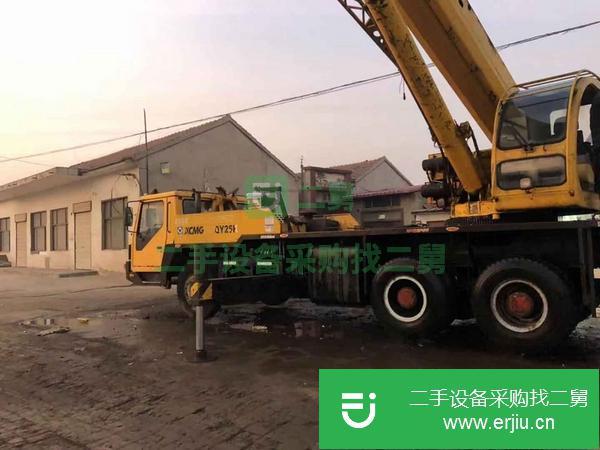 轉(zhuǎn)讓一臺(tái)二手的先導(dǎo)徐工25k-1吊車