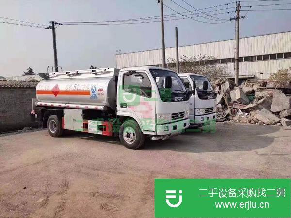 轉讓一批5噸8噸12噸上好牌的加油車帶手續