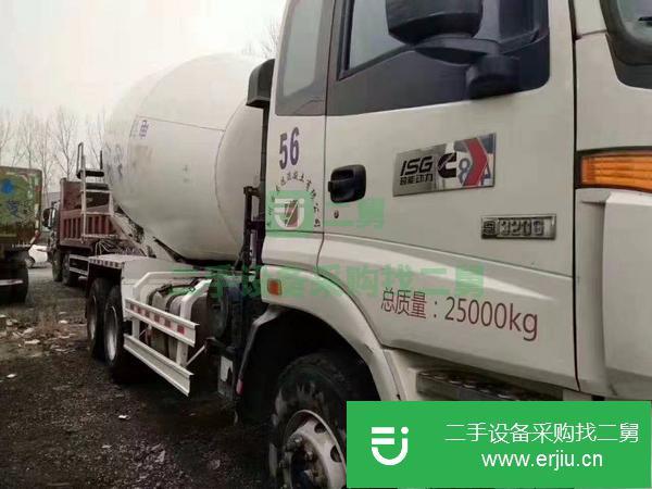現(xiàn)車出售一批8臺國五歐曼攪拌罐車大12方,車況原版,價格不高。