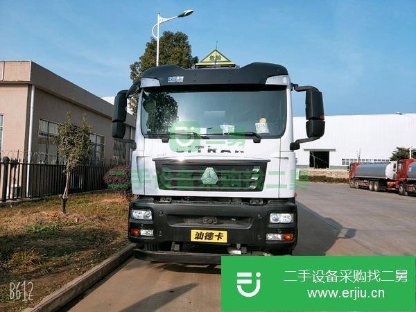 出售重汽汕德卡油罐車低價出售