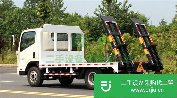 出售凱馬藍(lán)牌平板運(yùn)輸車  拖挖機(jī) 收割機(jī)的運(yùn)輸車