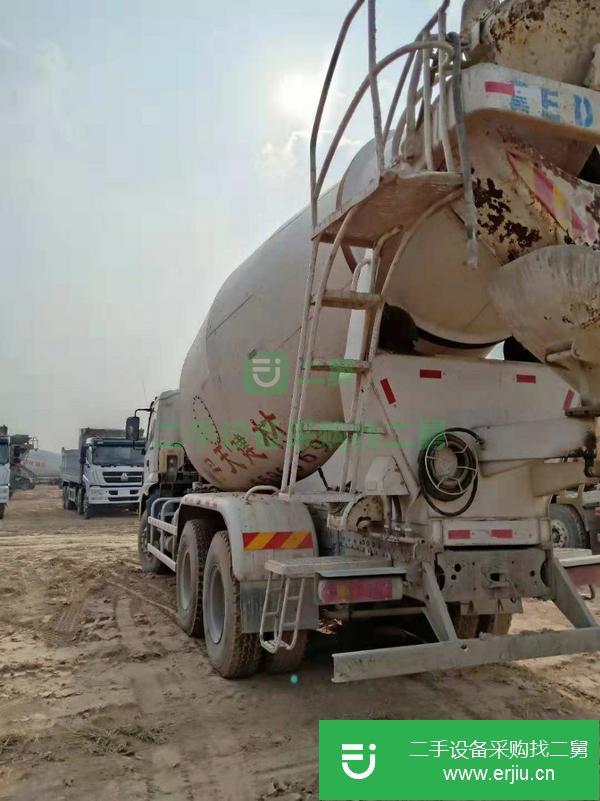轉(zhuǎn)讓一批國三歐曼攪拌車 340馬力 大12方