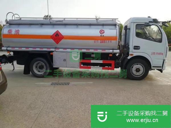 出售5噸8噸10噸油罐車買車有優惠 現車隨提隨走