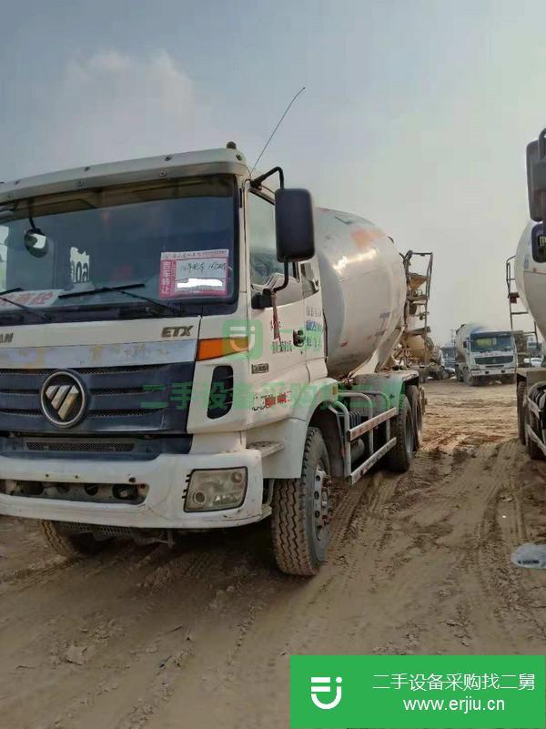 轉(zhuǎn)讓14年二手歐曼攪拌車 340馬力 后八輪