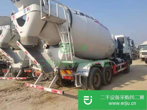 出售3臺17年豪沃攪拌車,大14拉16方罐,國五標準,兩節(jié)傳動軸,亞特
