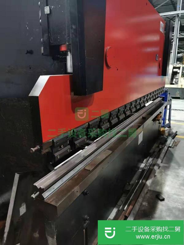 轉(zhuǎn)讓廣州貝力折彎機125T4000