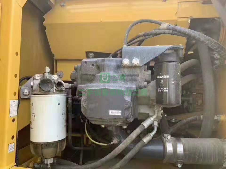 轉(zhuǎn)行急售小松200-8MO 二手挖掘機(jī)