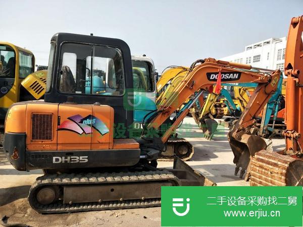 出售二手大小型挖掘機,包運到家