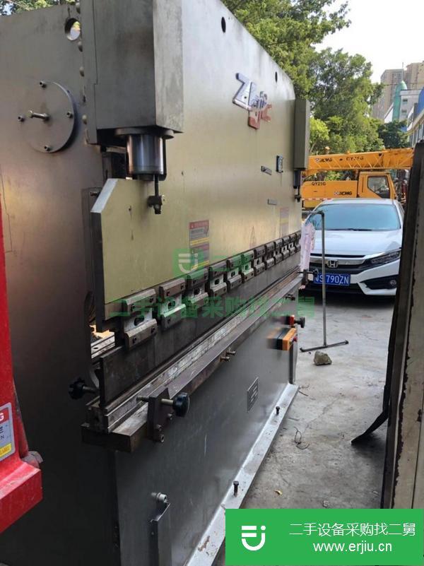 轉(zhuǎn)讓40T/2500液壓折彎機  精品折彎機