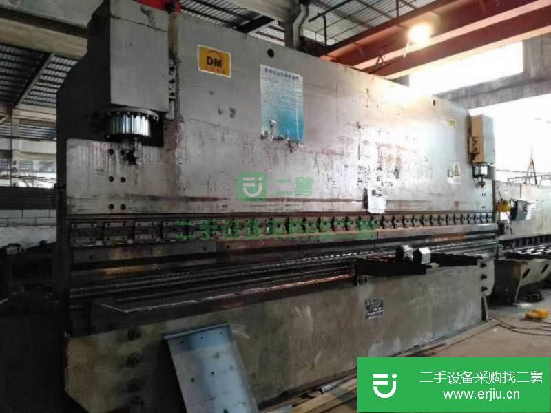 工廠在位一臺300噸6米折彎機出售
