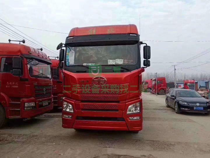 出售一臺17年9月份解放JH6牽引車 460馬力輕體國五，帶13米