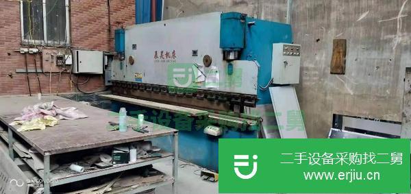 出售125噸折彎機,100/4米折彎機
