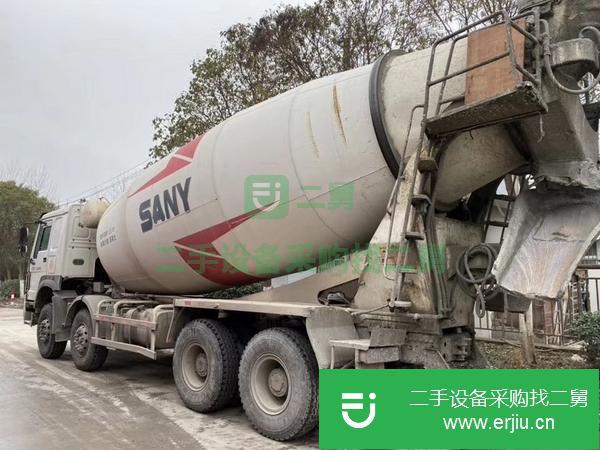 轉(zhuǎn)讓二手的九成新的豪沃最大三一罐攪拌車
