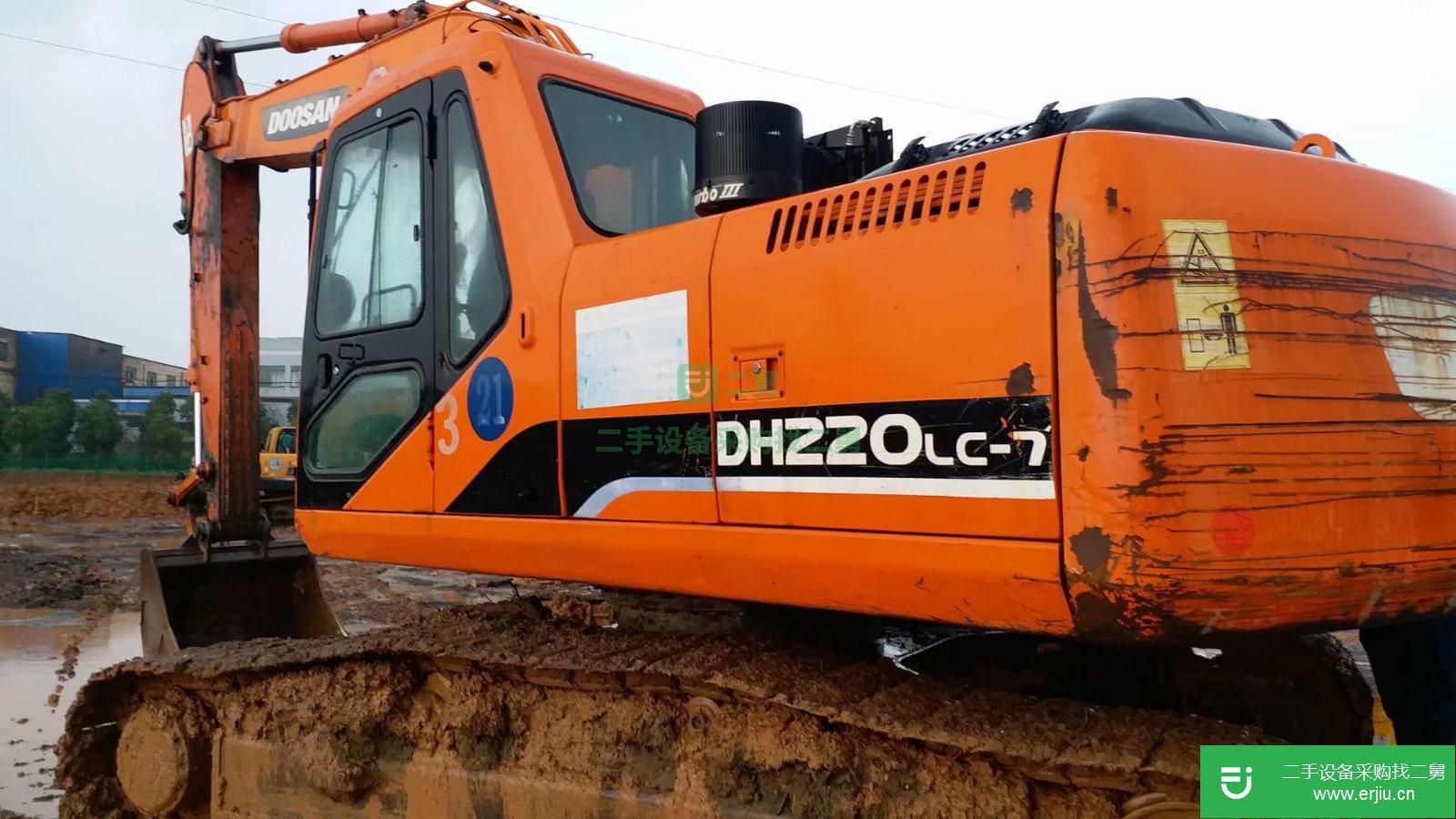 優惠出售精品好車斗山220二手挖掘機手續齊全 (優惠低價出售全國包送)