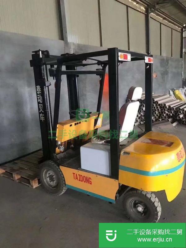 出售九成新1.5噸液壓叉車