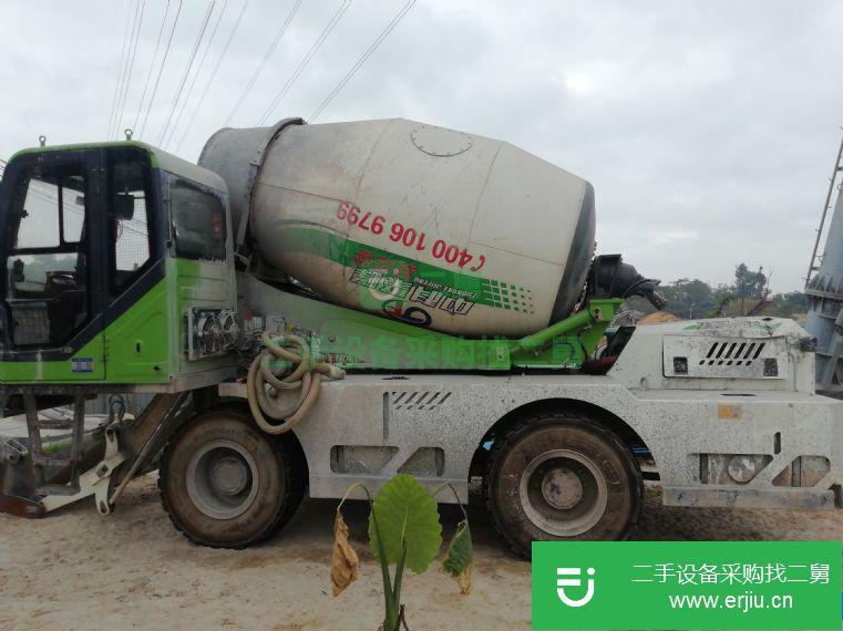 轉(zhuǎn)讓二手的九成新的中型攪拌車(chē)