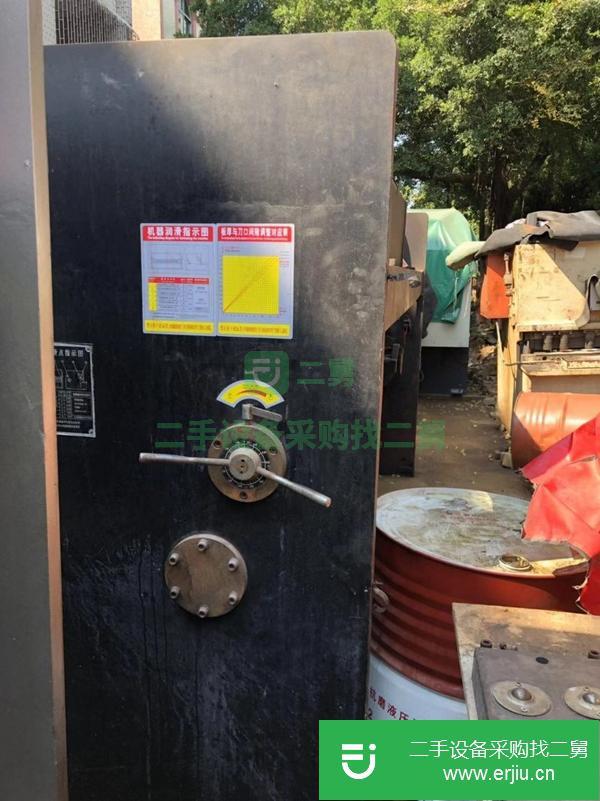 轉(zhuǎn)讓40T/2500液壓折彎機  精品折彎機