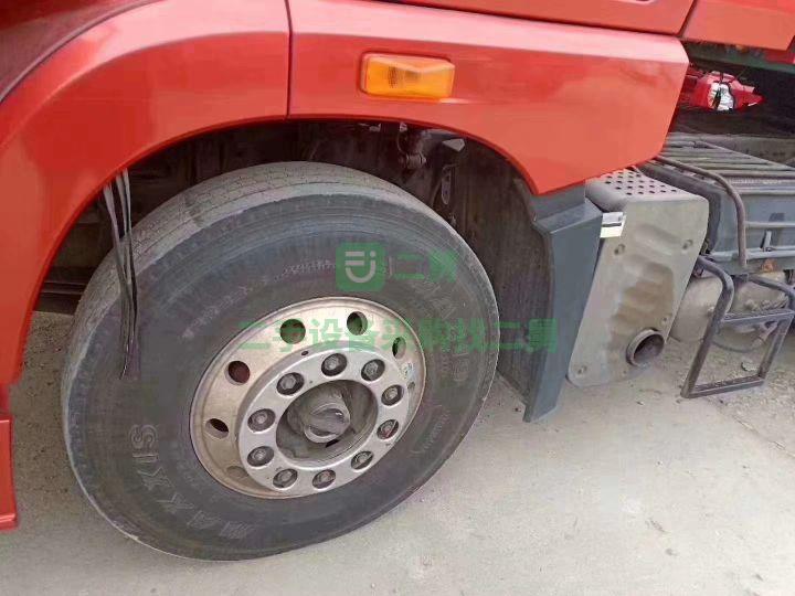 出售一臺17年9月份解放JH6牽引車 460馬力輕體國五，帶13米