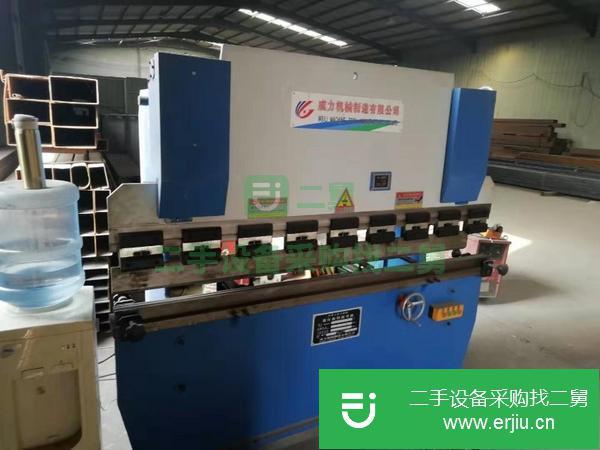 處理轉(zhuǎn)讓9成新小型液壓板料折彎機(jī)一臺(tái)