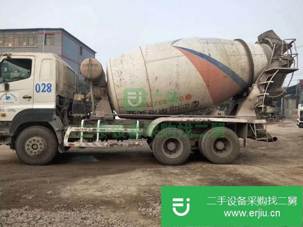 轉(zhuǎn)讓攪拌站處理13年廣汽日野700攪拌車