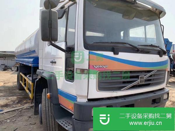 轉(zhuǎn)讓二手沃爾沃15噸原裝灑水車