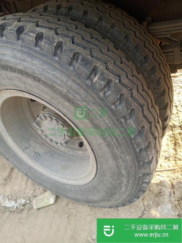 轉(zhuǎn)讓唐駿898龍昕12噸吊車,國(guó)五排放,六條鋼絲胎,
