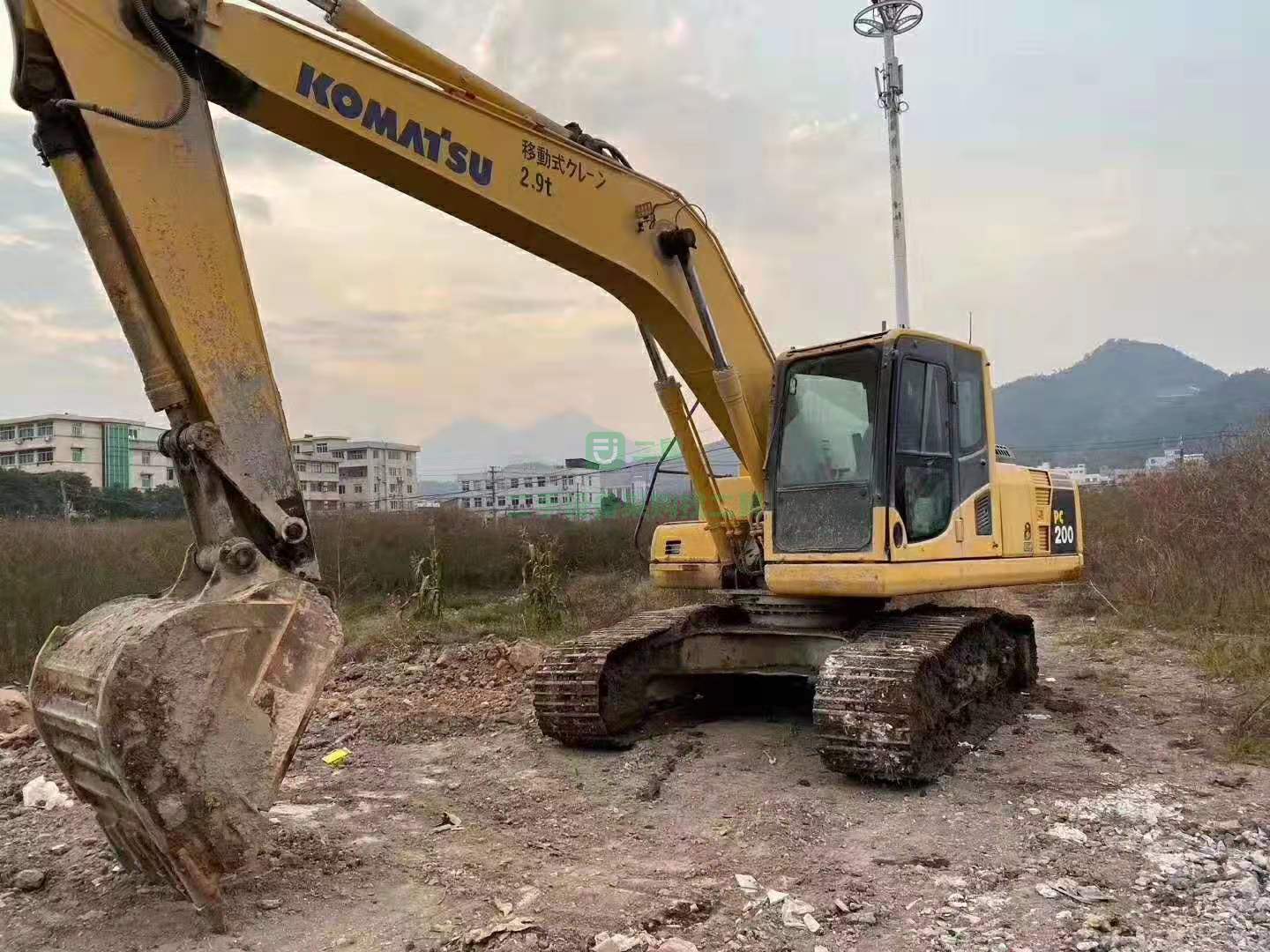 轉讓19年報關小松200-8NI 二手挖掘機