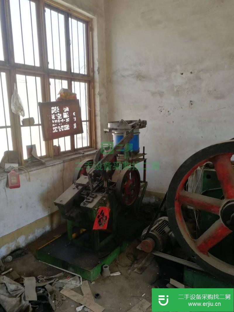 出售二手的九成新的冷墩機(jī)一臺(tái) 搓絲機(jī)一臺(tái) 兩臺(tái)打包