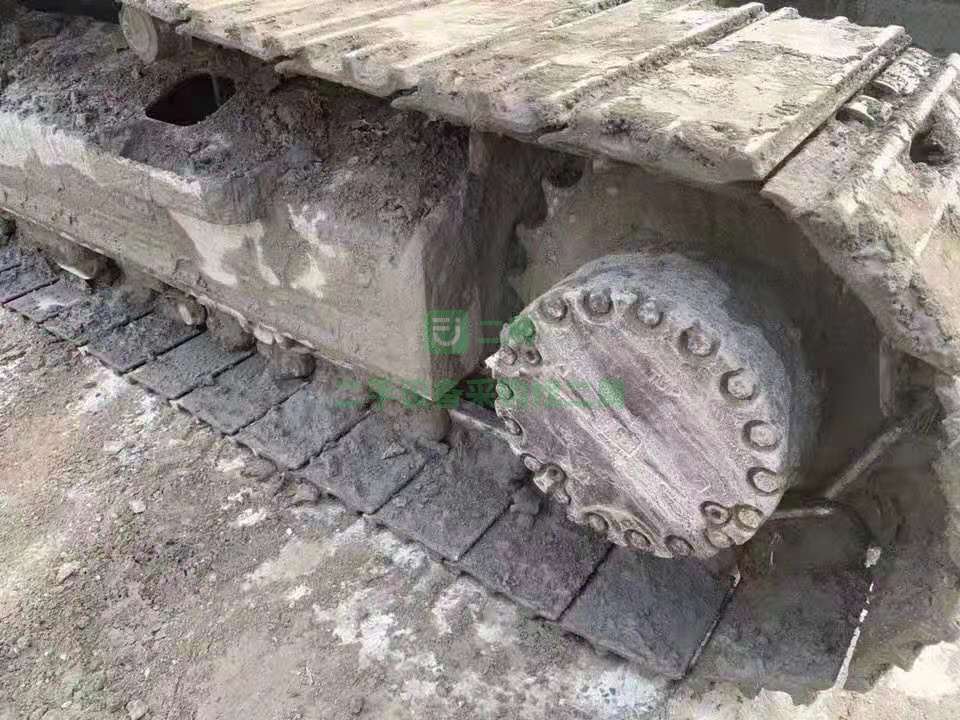 轉(zhuǎn)行急售小松200-8MO 二手挖掘機(jī)