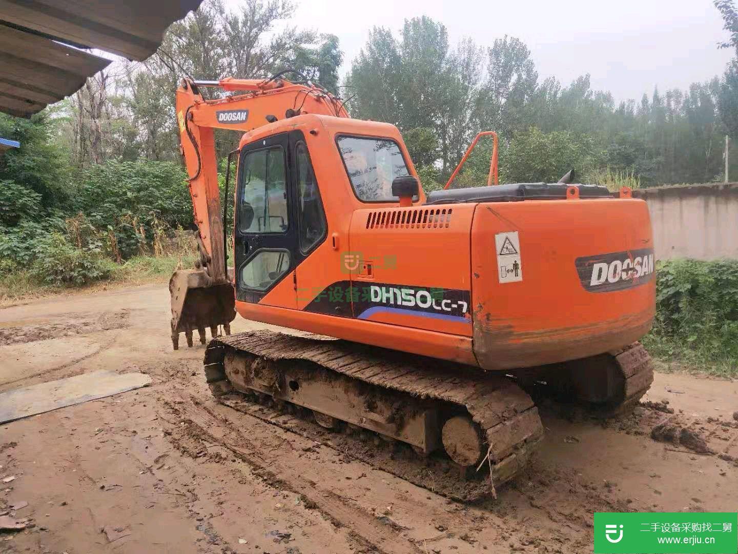 出售二手的九成新的雷沃150斗山150挖機