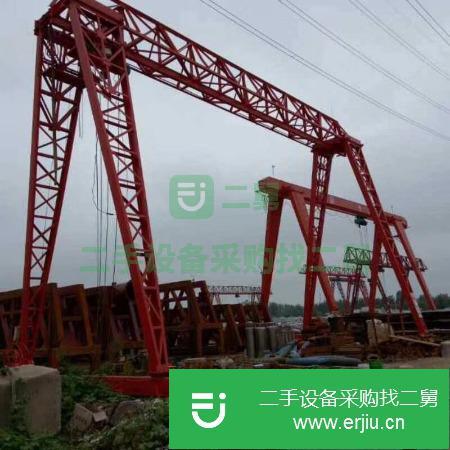 出售超強吸盤,破碎機,行車,龍門吊,跨度噸位不等
