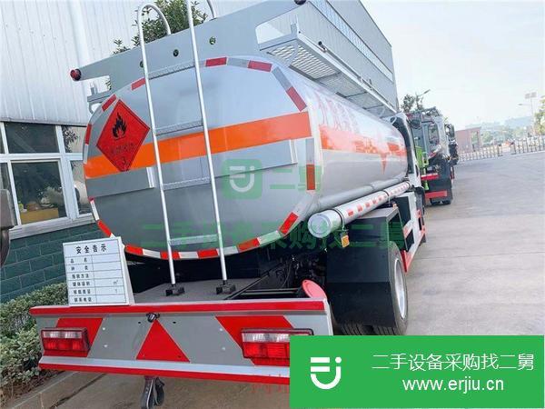 轉(zhuǎn)讓黃金品質(zhì)的各噸位加油車白菜價